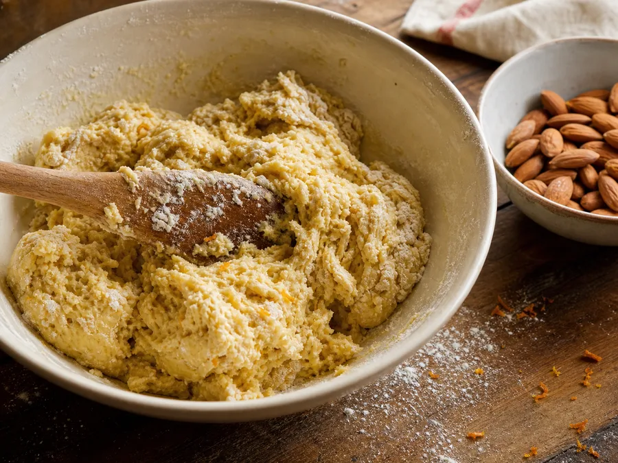 Бискотти | Фото подпункта 5 | Viva Cucina Бискотти: фото процесса приготовления — следите за цветом, запахом и влажностью продуктов: на этом этапе формируется главный вкус