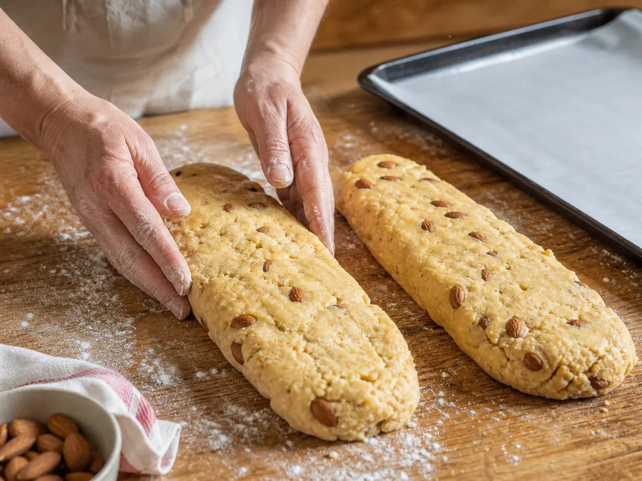 Бискотти | Фото подпункта 8 | Viva Cucina Бискотти: фото процесса приготовления — добавляйте жидкость, соус или начинку постепенно, чтобы блюдо собиралось равномерно