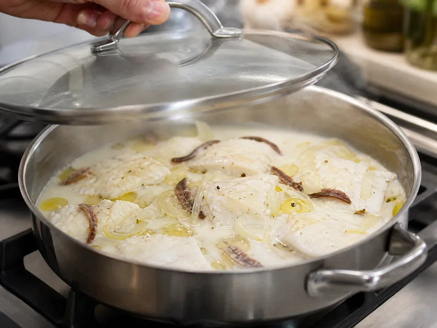 Баккала по-виченце | Фото подпункта 10 | Viva Cucina Баккала по-виченце: фото процесса приготовления — соберите подготовленные части блюда вместе и перемешайте или выложите их в нужной последовательности