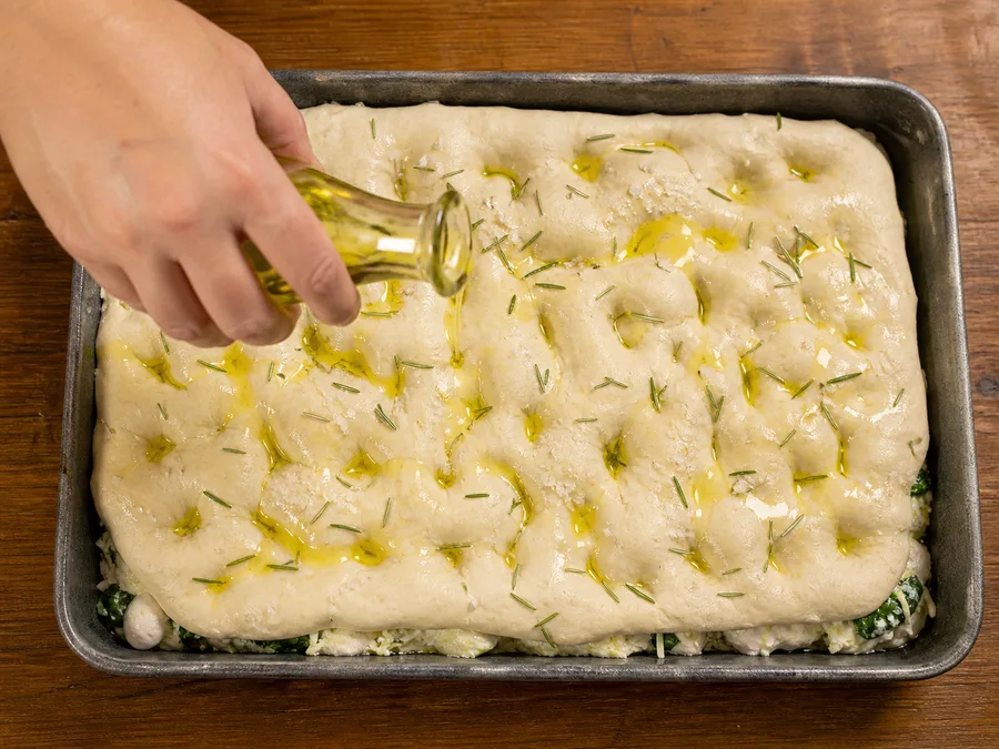 Скьяччата с начинкой: грибы и моцарелла | Фото подпункта 13 | Viva Cucina Скьяччата с начинкой: грибы и моцарелла: фото процесса приготовления — доведите блюдо до финальной текстуры и снимите с огня или достаньте из духовки вовремя